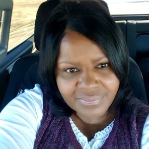 Meet your Posher, Rena